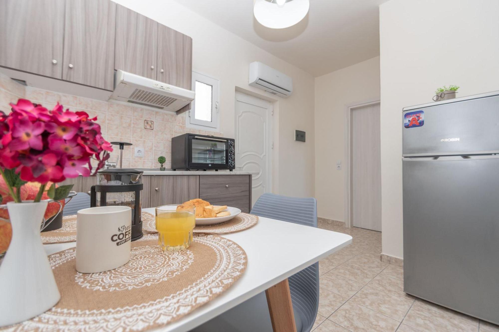 Kamara Apartments اليكاناس المظهر الخارجي الصورة