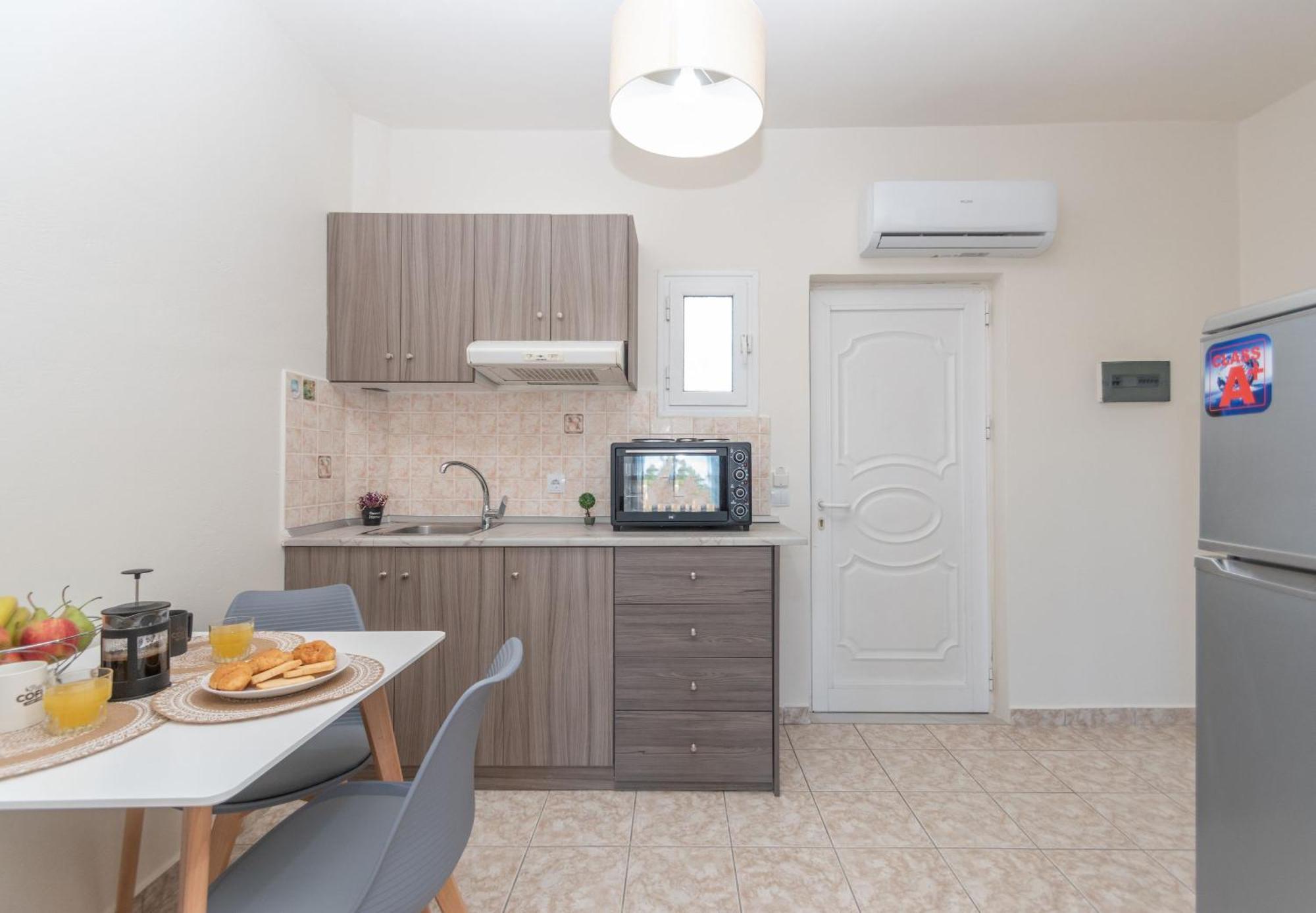 Kamara Apartments اليكاناس المظهر الخارجي الصورة