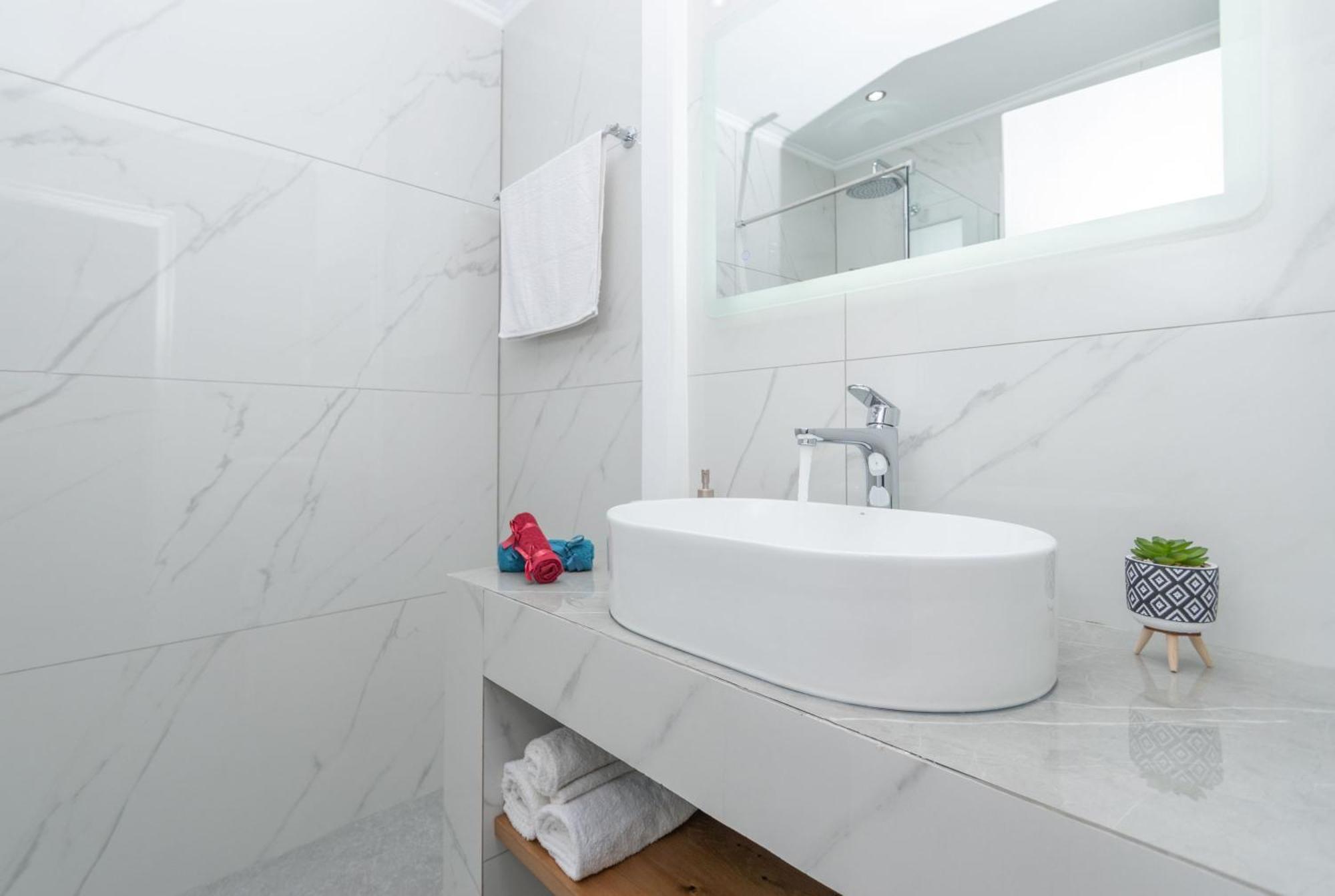 Kamara Apartments اليكاناس الغرفة الصورة